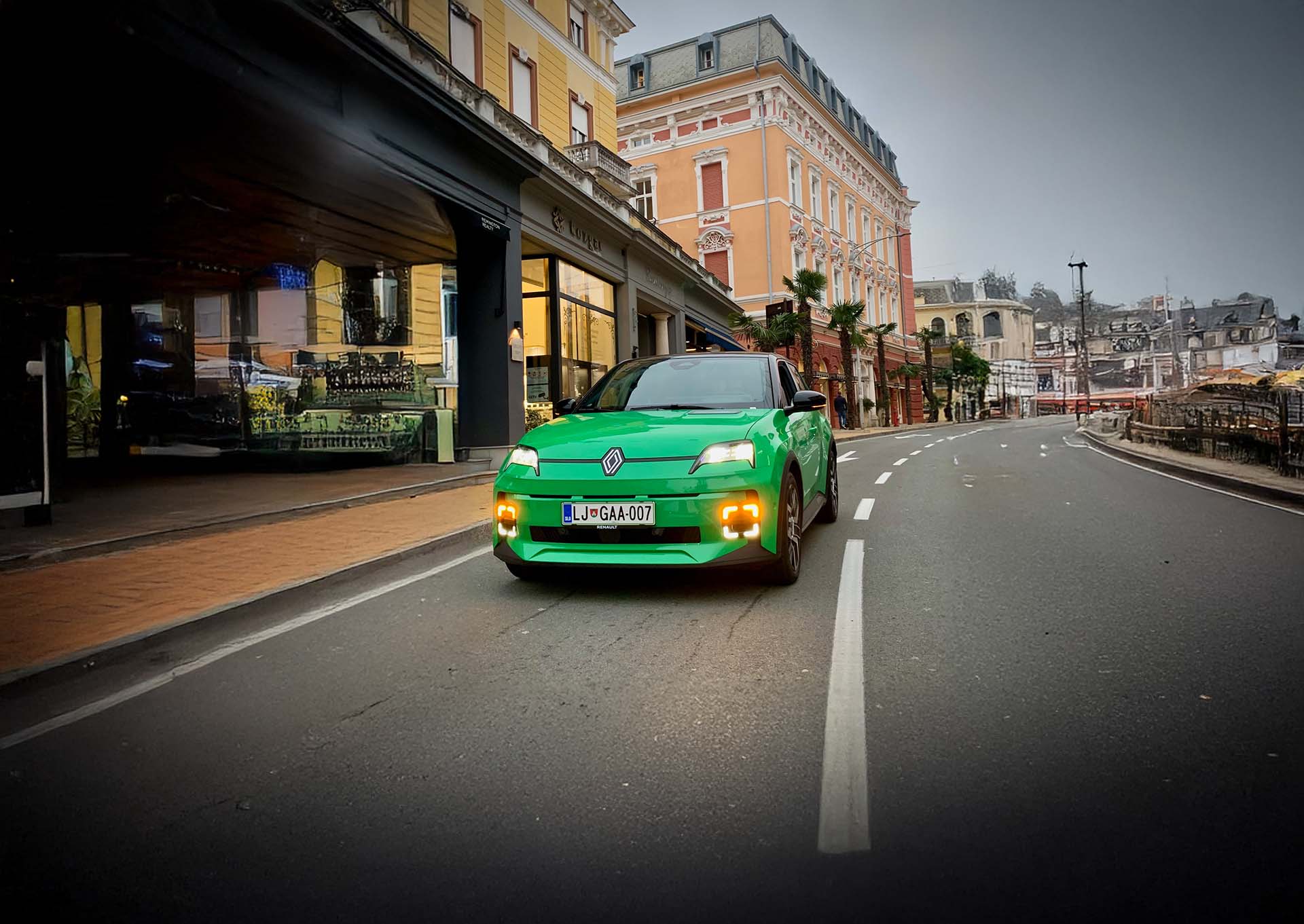 Ko elektrika postane prva izbira: Slovenski avto leta 2026 je mejnik, ki smo ga pričakovali